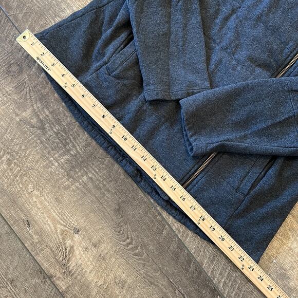 Garnet Hill Grey Asymmetrical Quilted Jacket Size 10/M - Picture 4 of 9